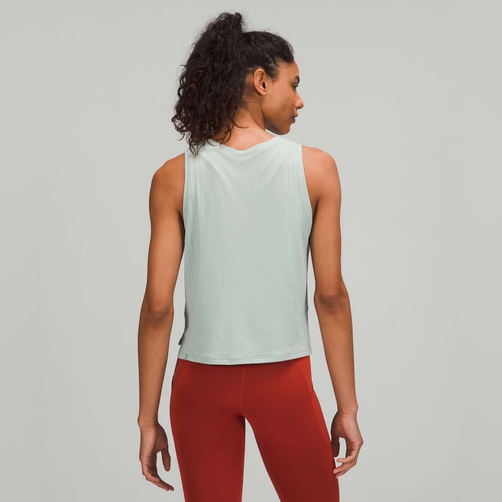 Lululemon Athletica Silver Blue Train to Be Tank Top size Medium Athletic EUC - Picture 3 of 10